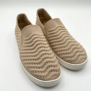 Mountain Sole Breathable Beige Slip On Sz 8 Great Condition